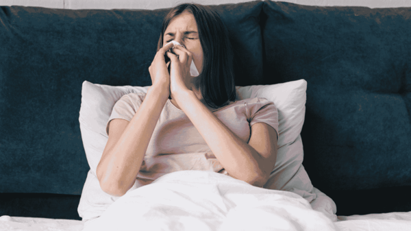 A-lady-with-allergic-rhinitis