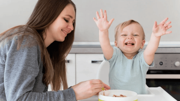 Baby-trying-food