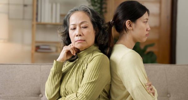 Mother-and-daughter-having-a-disagreement